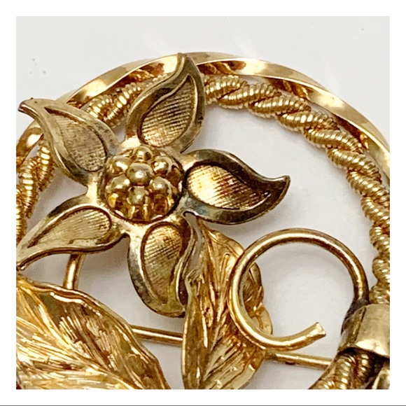 12k gold filled flower circle wreath brooch pin - Picture 3 of 10